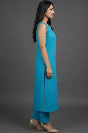 women ethnic motifs embroidered regular thread work kurta with trousers