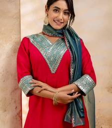 Red silk blend embroidered kurta set