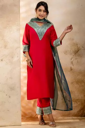Red silk blend embroidered kurta set