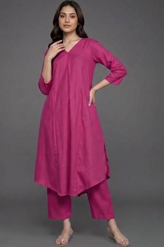 women regular kurta with trousers
