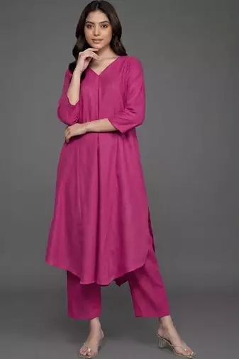 women regular kurta with trousers
