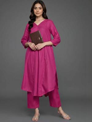 women regular kurta with trousers 5
