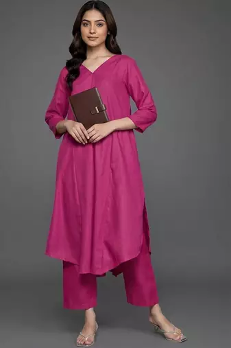 women regular kurta with trousers