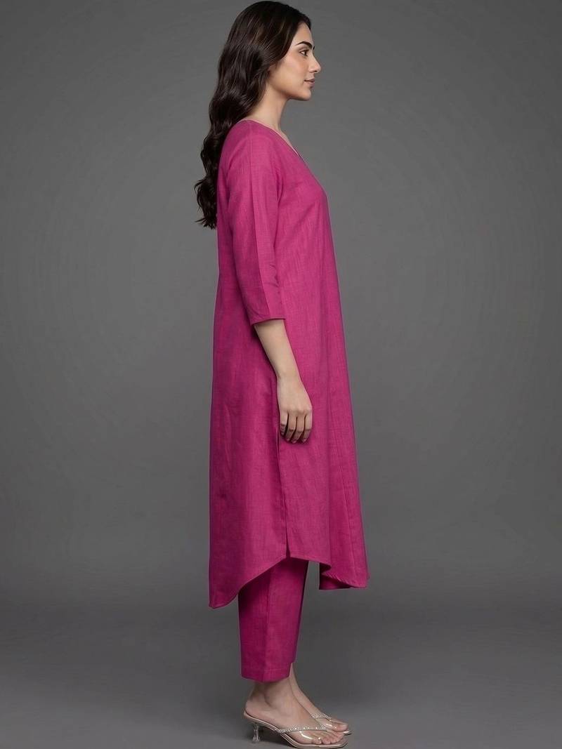 women regular kurta with trousers