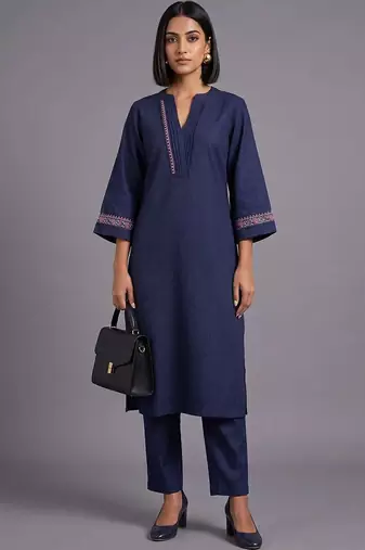 women embroidered regular thread work kurta with trousers