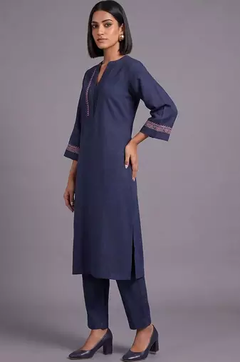 women embroidered regular thread work kurta with trousers