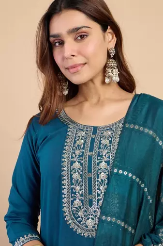 Teal silk blend embroidered kurta set