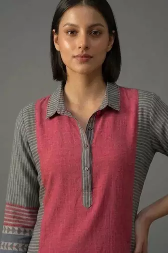 women striped regular kurta with trousers