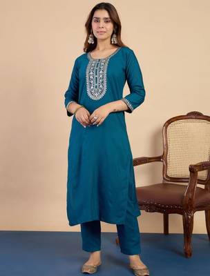 Teal silk blend embroidered kurta set 3