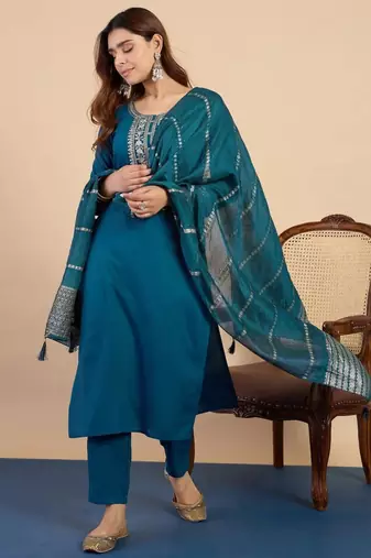 Teal silk blend embroidered kurta set