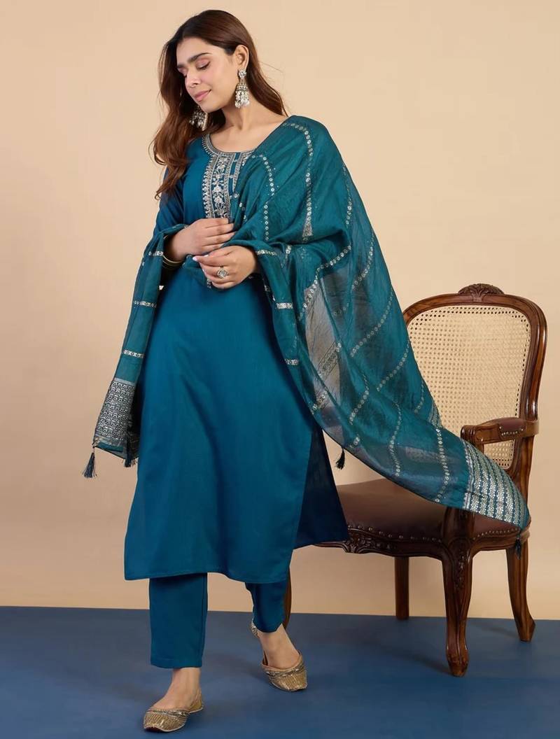 Teal silk blend embroidered kurta set