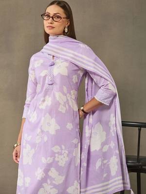 women floral printed regular cotton kurta with trousers & with dupatta 5