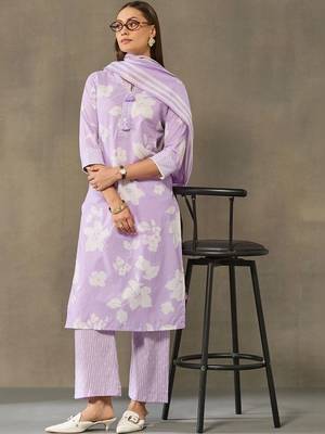 women floral printed regular cotton kurta with trousers & with dupatta 6