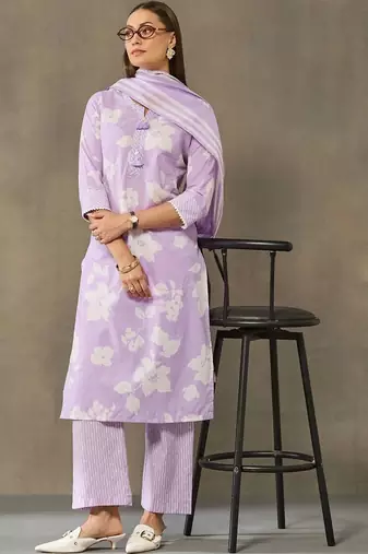 women floral printed regular cotton kurta with trousers & with dupatta