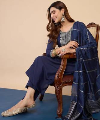 Dark-blue silk blend printed kurta set 4