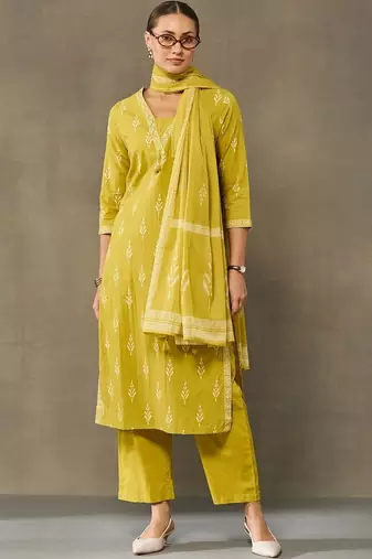 women ethnic motifs printed regular cotton kurta with palazzos & with dupatta