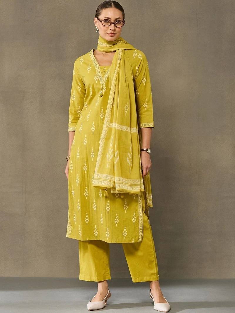 women ethnic motifs printed regular cotton kurta with palazzos & with dupatta