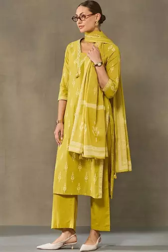 women ethnic motifs printed regular cotton kurta with palazzos & with dupatta