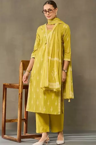women ethnic motifs printed regular cotton kurta with palazzos & with dupatta