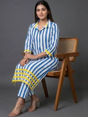 women printed regular kurta with trousers 5