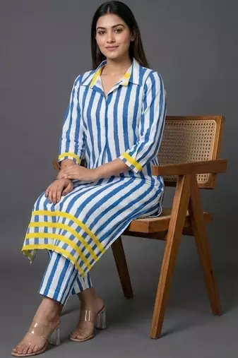 women printed regular kurta with trousers