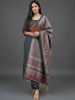 women ethnic motifs regular kurta with trousers & with dupatta 1