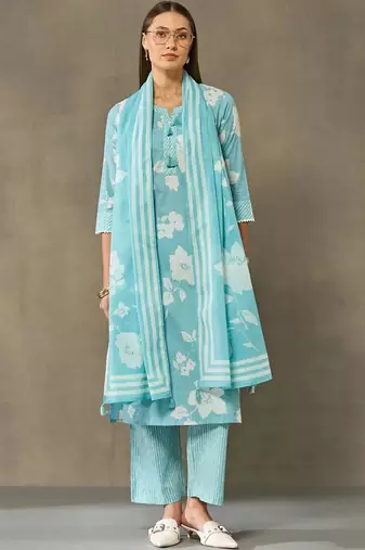 women floral printed regular cotton kurta with palazzos & with dupatta