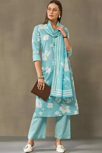 women floral printed regular cotton kurta with palazzos & with dupatta