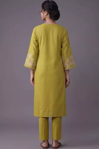 women ethnic motifs embroidered regular thread work kurta with trousers
