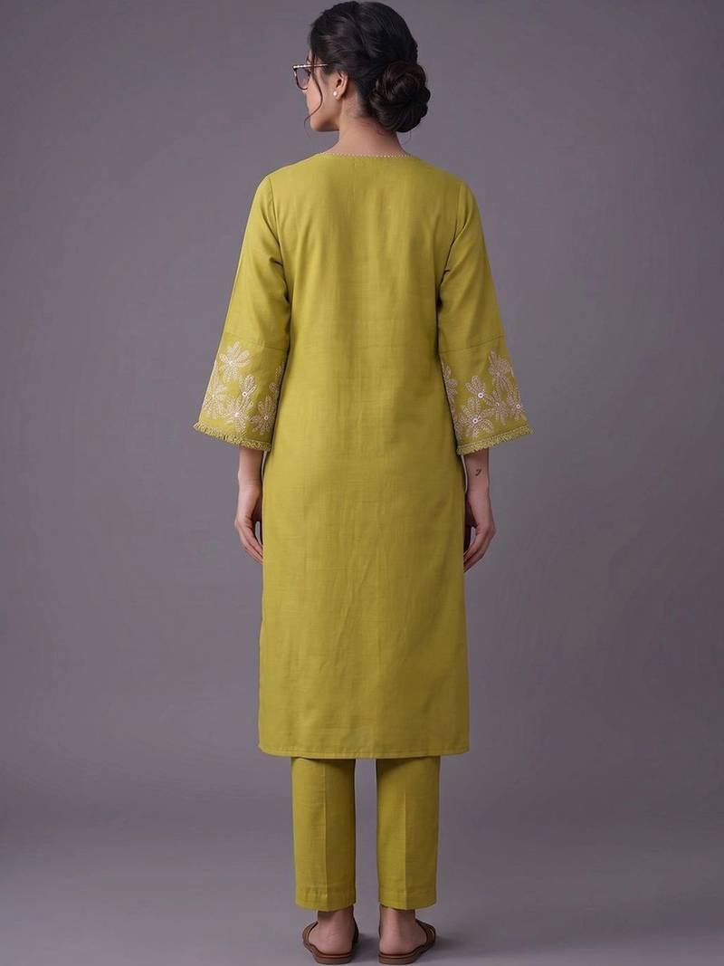 women ethnic motifs embroidered regular thread work kurta with trousers