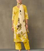 women floral printed regular cotton kurta with trousers & with dupatta