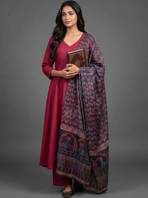 women ethnic motifs regular kurta with trousers & with dupatta 1