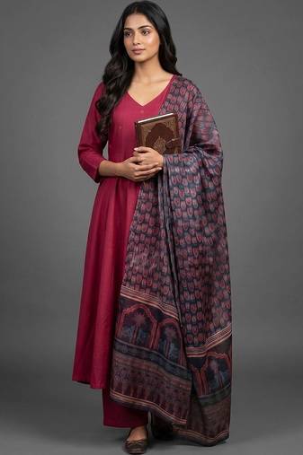 women ethnic motifs regular kurta with trousers & with dupatta