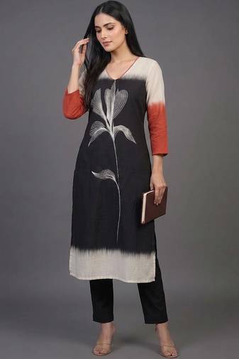 women printed regular kurta with trousers