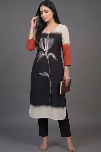 women printed regular kurta with trousers