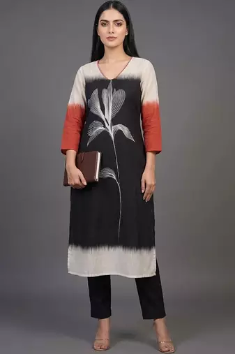women printed regular kurta with trousers