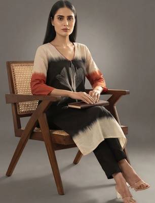 women printed regular kurta with trousers 7