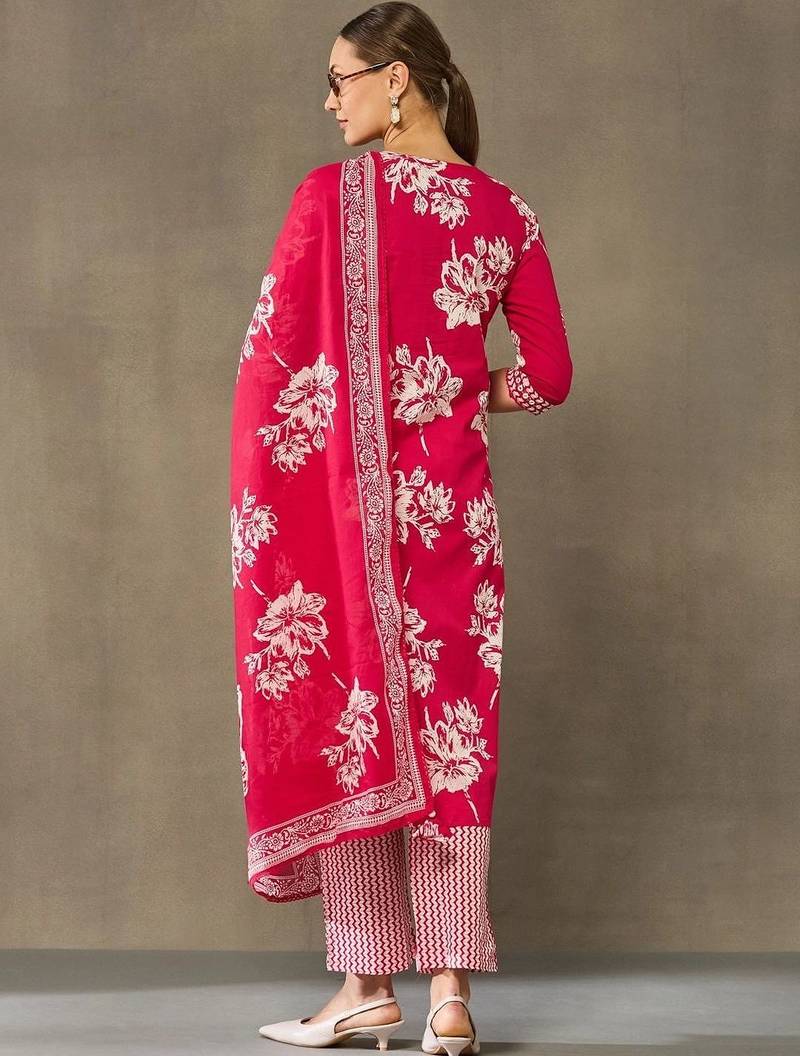 women floral printed regular cotton kurta with trousers & with dupatta