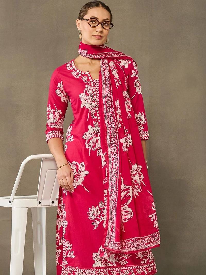 women floral printed regular cotton kurta with trousers & with dupatta