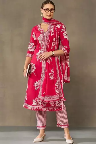 women floral printed regular cotton kurta with trousers & with dupatta