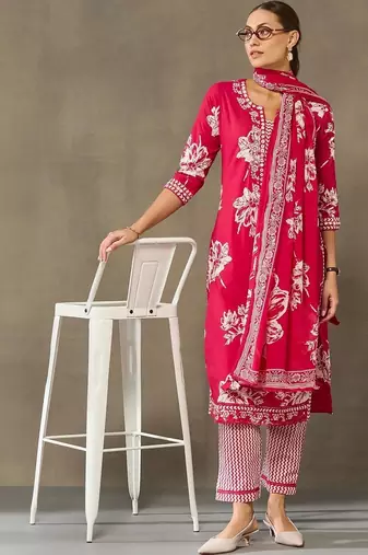 women floral printed regular cotton kurta with trousers & with dupatta