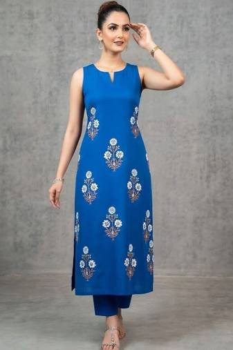 women floral printed regular kurta with trousers