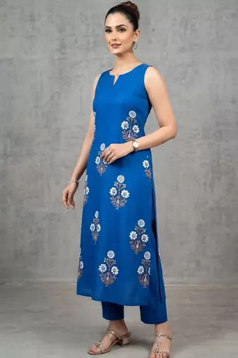 women floral printed regular kurta with trousers