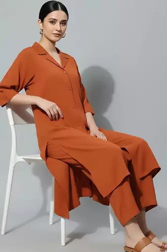 women regular silk crepe kurta with trousers