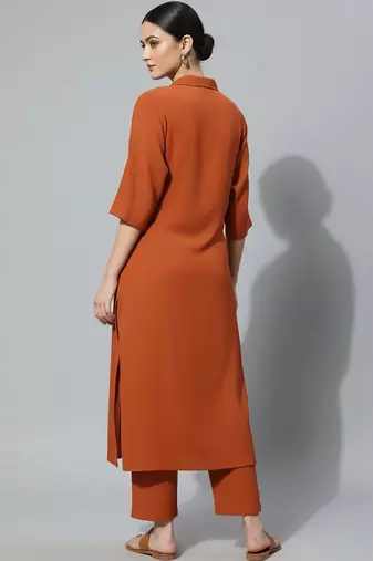 women regular silk crepe kurta with trousers