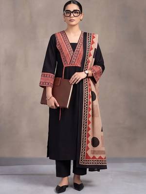 women printed regular cotton kurta with trousers & with dupatta 1