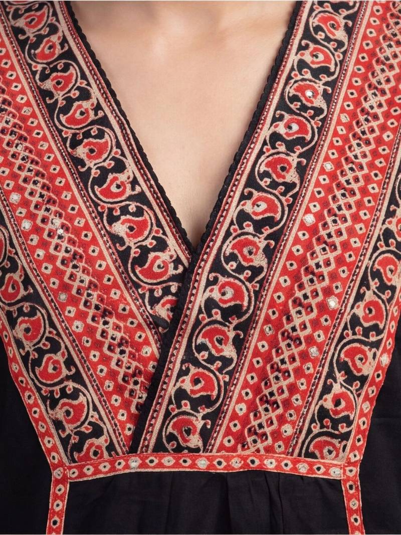 women printed regular cotton kurta with trousers & with dupatta