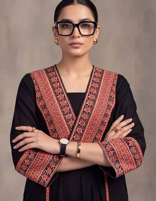 women printed regular cotton kurta with trousers & with dupatta 5