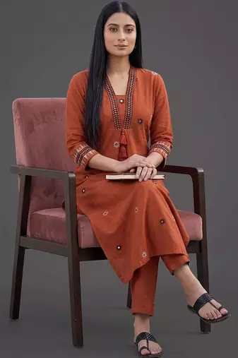 women ethnic motifs embroidered regular mirror work kurta with trousers
