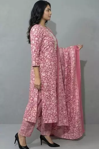 women floral printed regular thread work kurta with trousers & with dupatta